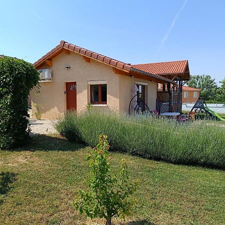 Studio Avec Terrasse Au Calme Jayat Kültér fotó