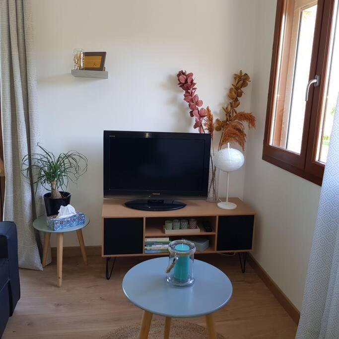 Studio Avec Terrasse Au Calme Jayat Kültér fotó