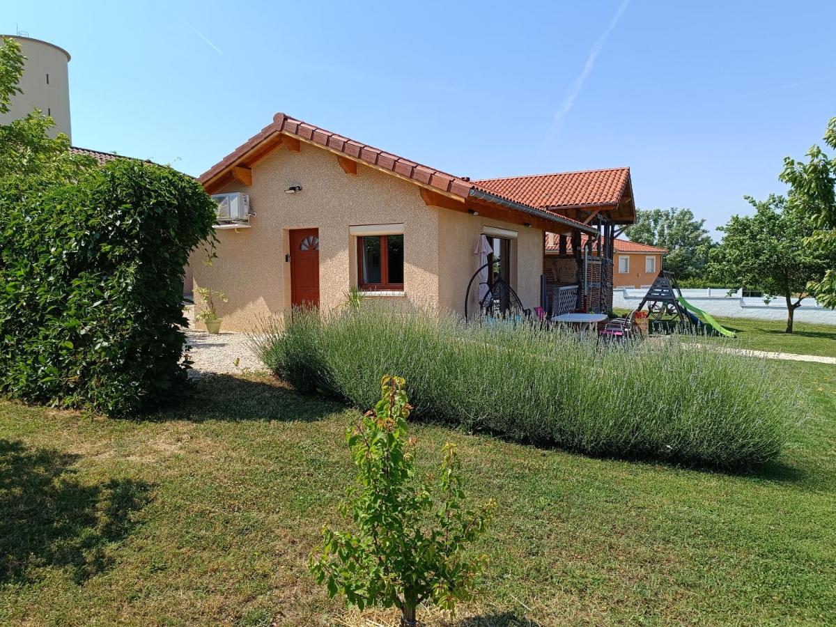 Studio Avec Terrasse Au Calme Jayat Kültér fotó
